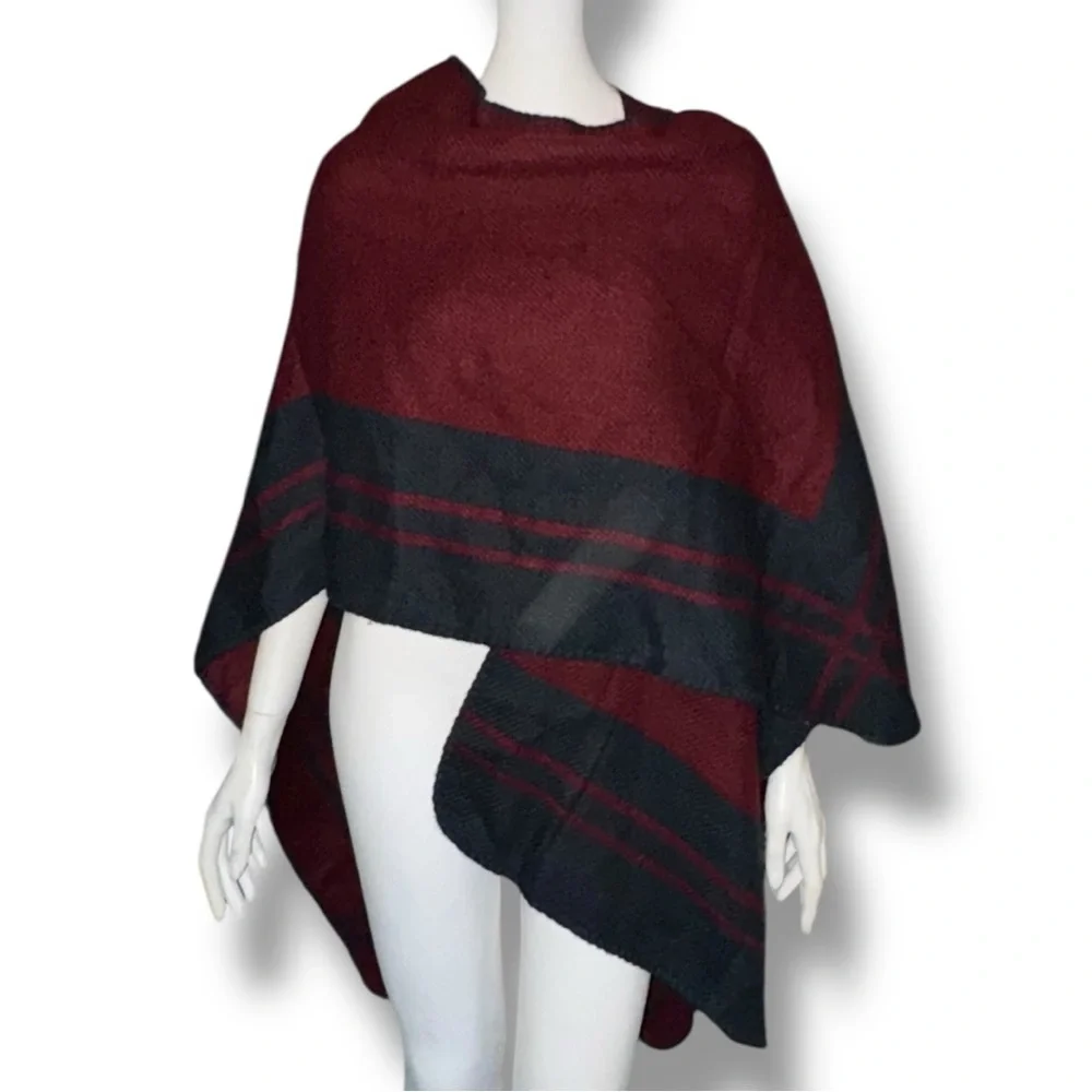 West Loop Burgundy & Black Plaid Open Front Poncho Ruana Wrap Knit Cape OS EUC
